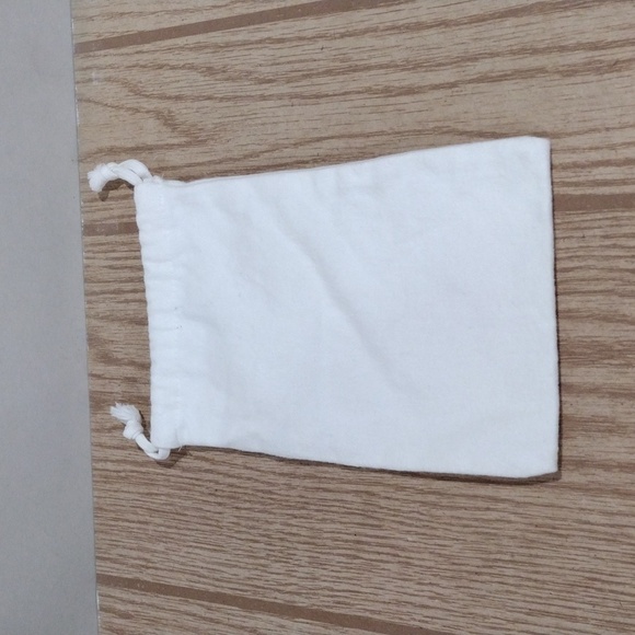 BOTTEGA VENETA White Drawstring Small Protective Storage Dust Bag  5.75 x 9-inch - Picture 3 of 5